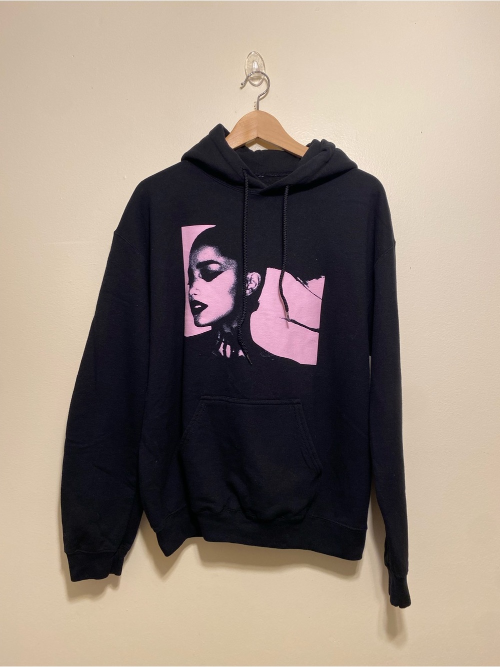 ARIANA GRANDE SWEETENER Black Hoodie with Pink "Sweetener" Sleeve Text. Size M